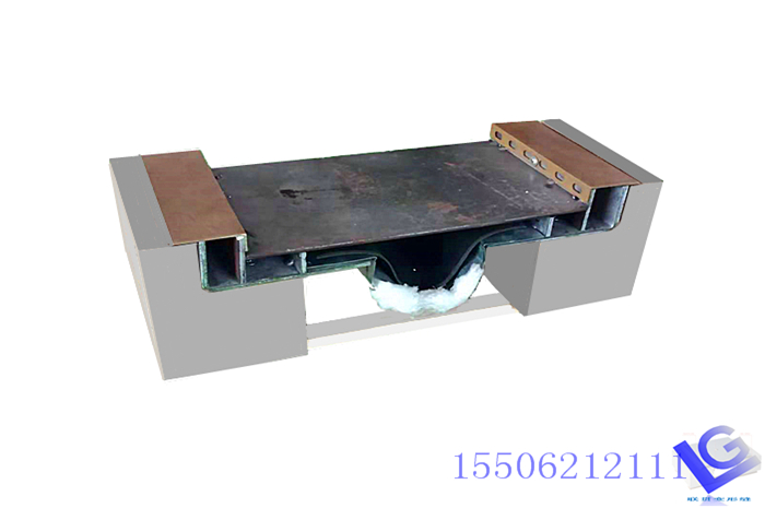 黃銅地面變形縫.jpg 黃銅地面變形縫.jpg