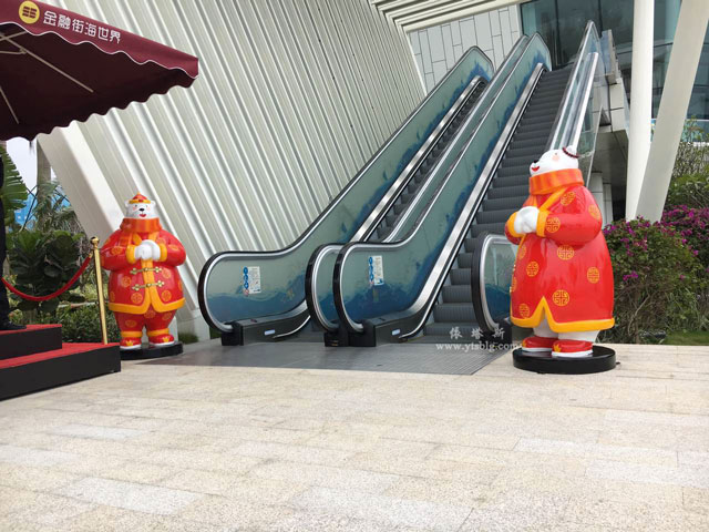 玻璃鋼拜年熊雕塑 玻璃鋼拜年熊雕塑