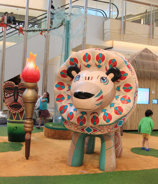 商場(chǎng)卡通動(dòng)物櫥窗展示 商場(chǎng)卡通動(dòng)物櫥窗展示