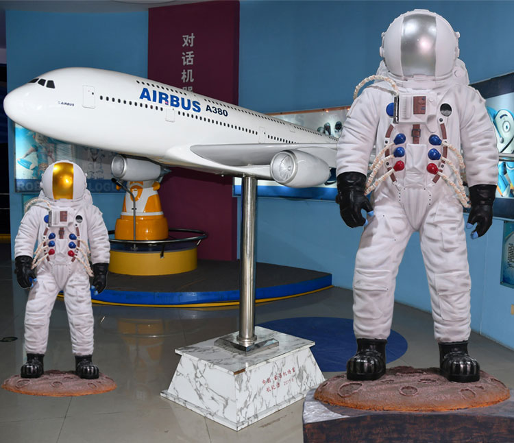 玻璃鋼卡通宇航員雕塑擺件 玻璃鋼卡通宇航員雕塑擺件