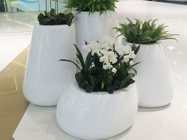 商場(chǎng)玻璃鋼組合花盆廠家