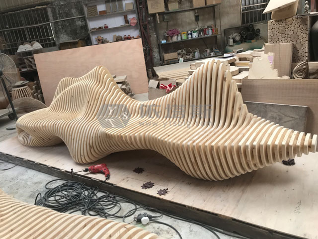 大型多人位木質切片長椅創(chuàng)意商場公共休息藝術切片椅