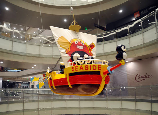 商場中庭創(chuàng)意船裝飾 商場中庭創(chuàng)意船裝飾